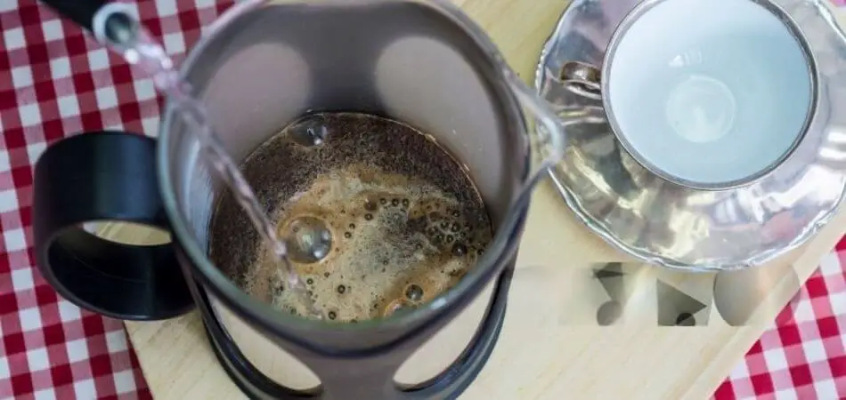 How to Clean a Coffee Maker With Apple Cider Vinegar