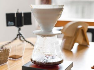 How to Use a Pour Over Coffee Maker