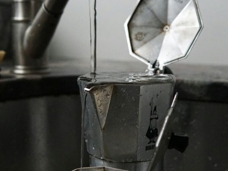 Best Way to Clean a Coffee Pot