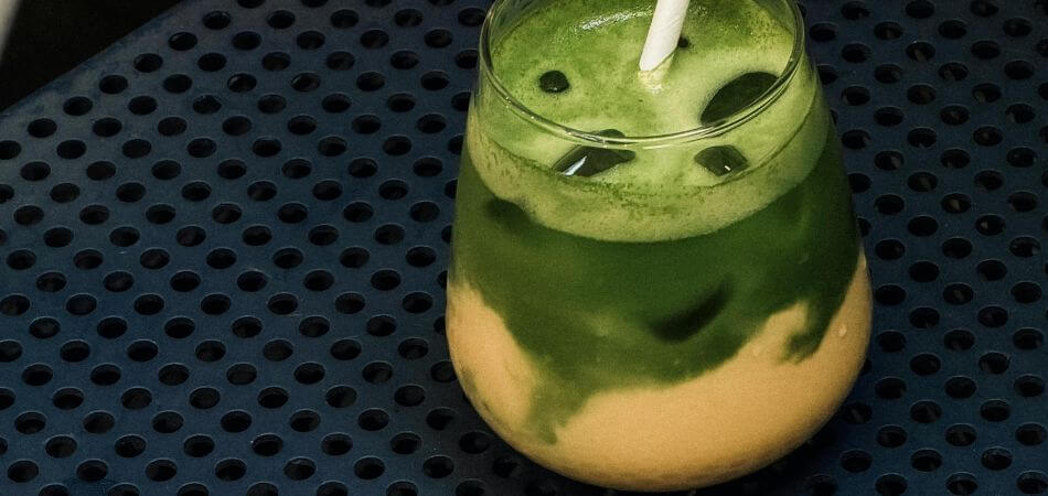 strawberry matcha latte