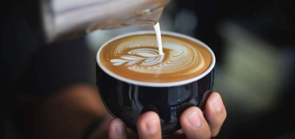 Black Coffee vs Milk Coffee