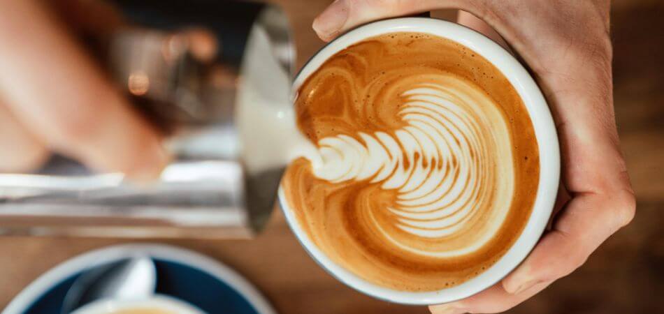 Black Coffee vs Milk Coffee